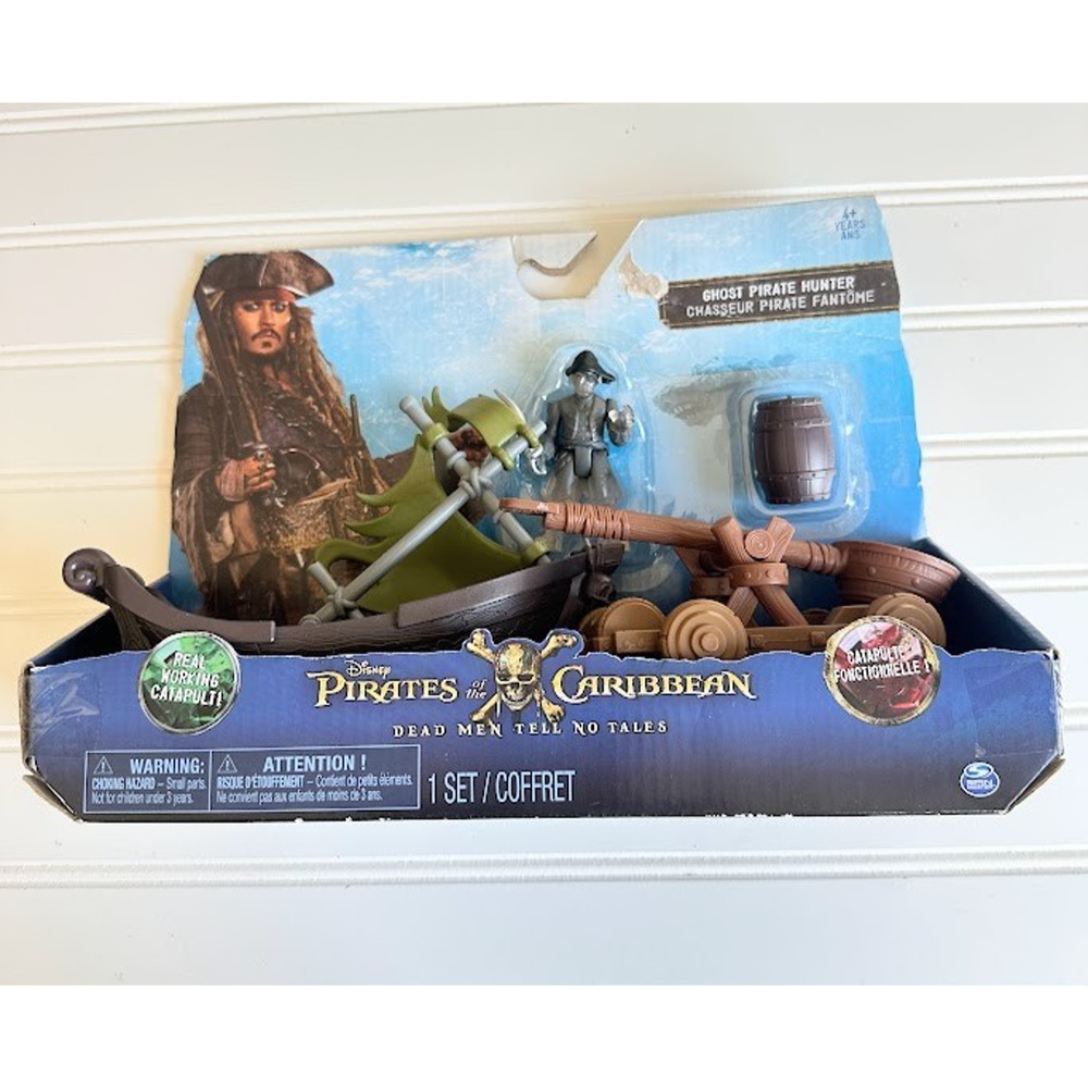 Disney Pirates of the Caribbean Dead Men Tell No Tales Ghost Pirate Hunter Toy‎